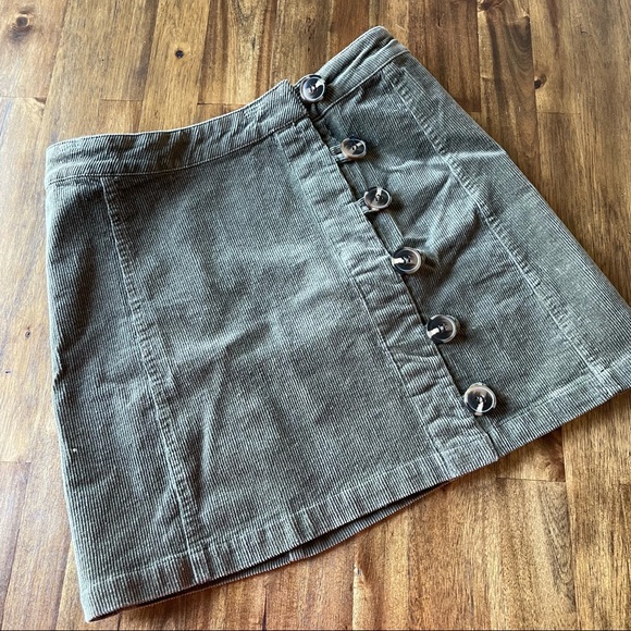 Green cord skirt Small - Picture 3 of 5